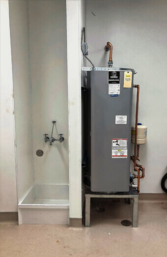 https://plumbergirrawheen.com.au/uploads/2025/06/hot-water-257755.jpg