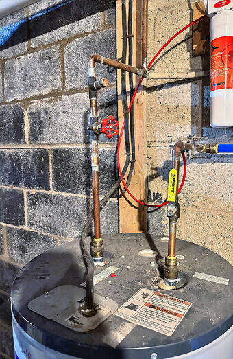https://plumbergirrawheen.com.au/uploads/2025/06/hot-water-876058.jpg
